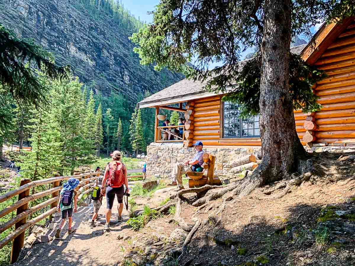 Reaching Lake Agnes Tea house - Lake Louise Hikes Reaching Lake Agnes Tea house - Lake Louise Hikes
