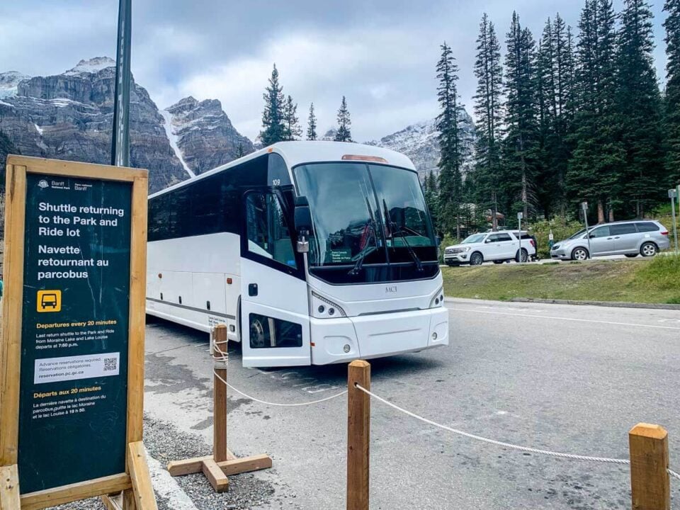 Moraine Lake Shuttle What You Should Know for 2024 Travel Banff Canada
