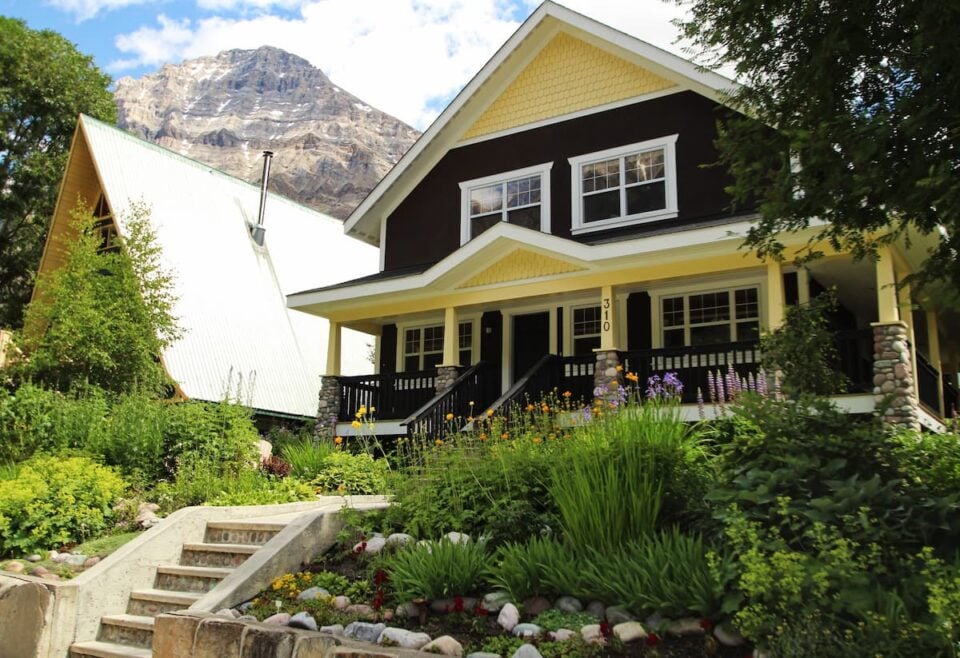 The 16 Best Banff Airbnbs Travel Banff Canada