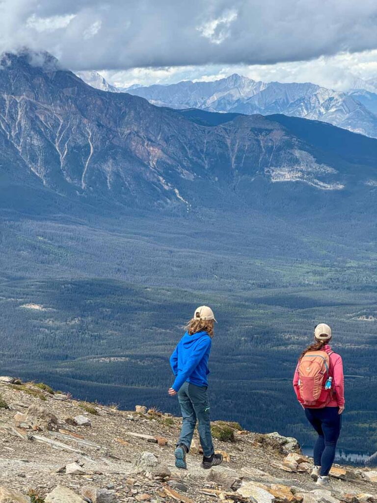 A mother and daughter hike the Whistlers Summit Trail at the Jasper SkyTram.