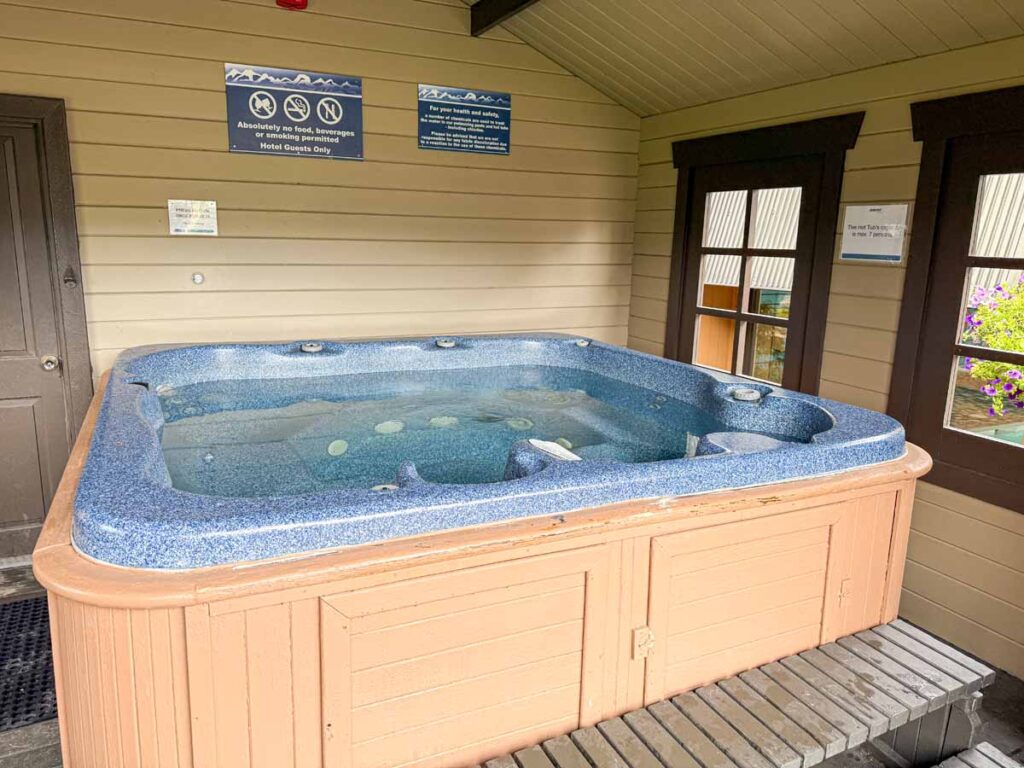 The outdoor hot tub at Marmot Lodge in the Jasper townsite.